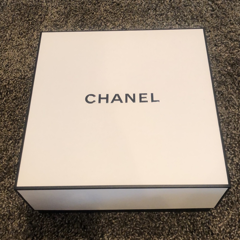 New chanel gift box